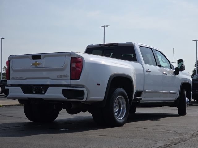 Used 2024 Chevrolet Silverado 3500 High Country w/ High Country Premium Package AWD/4WD image 19
