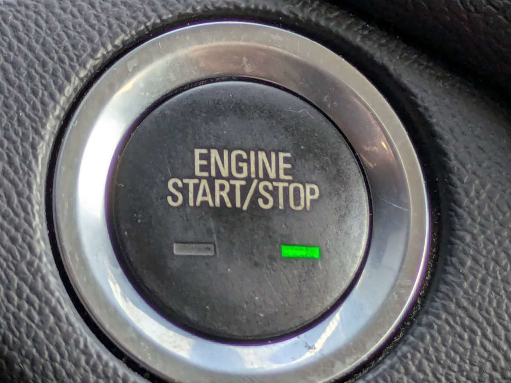 Used 2020 Chevrolet Equinox LT FWD image 29