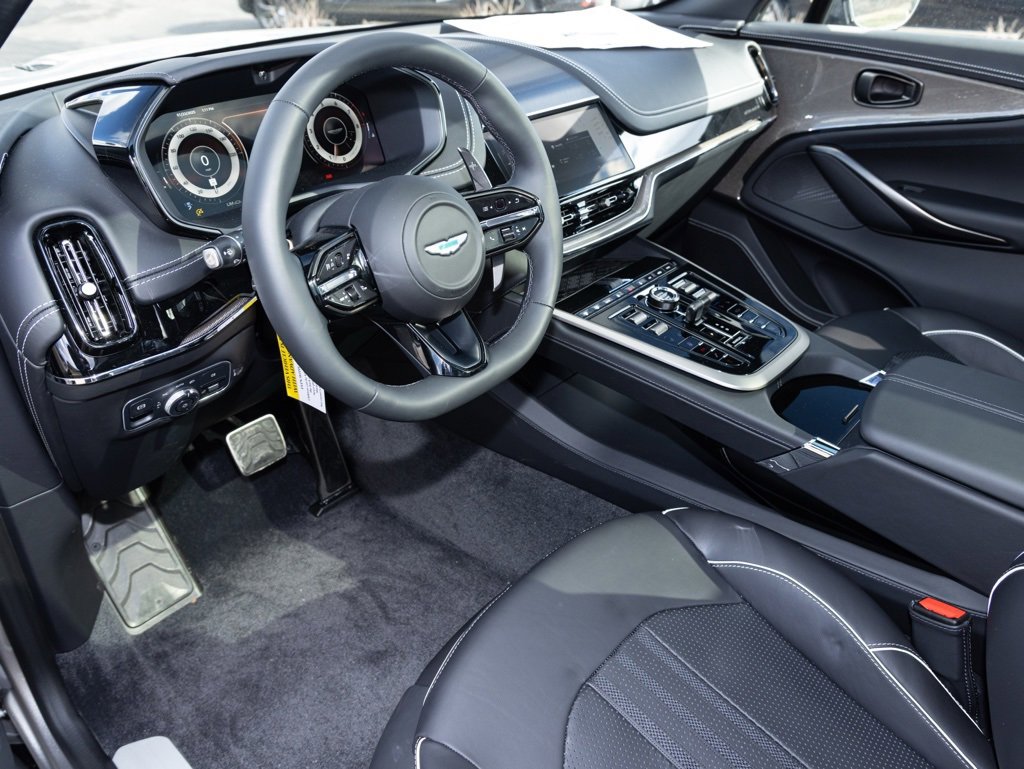 New 2025 Aston Martin DBX 707 image 2