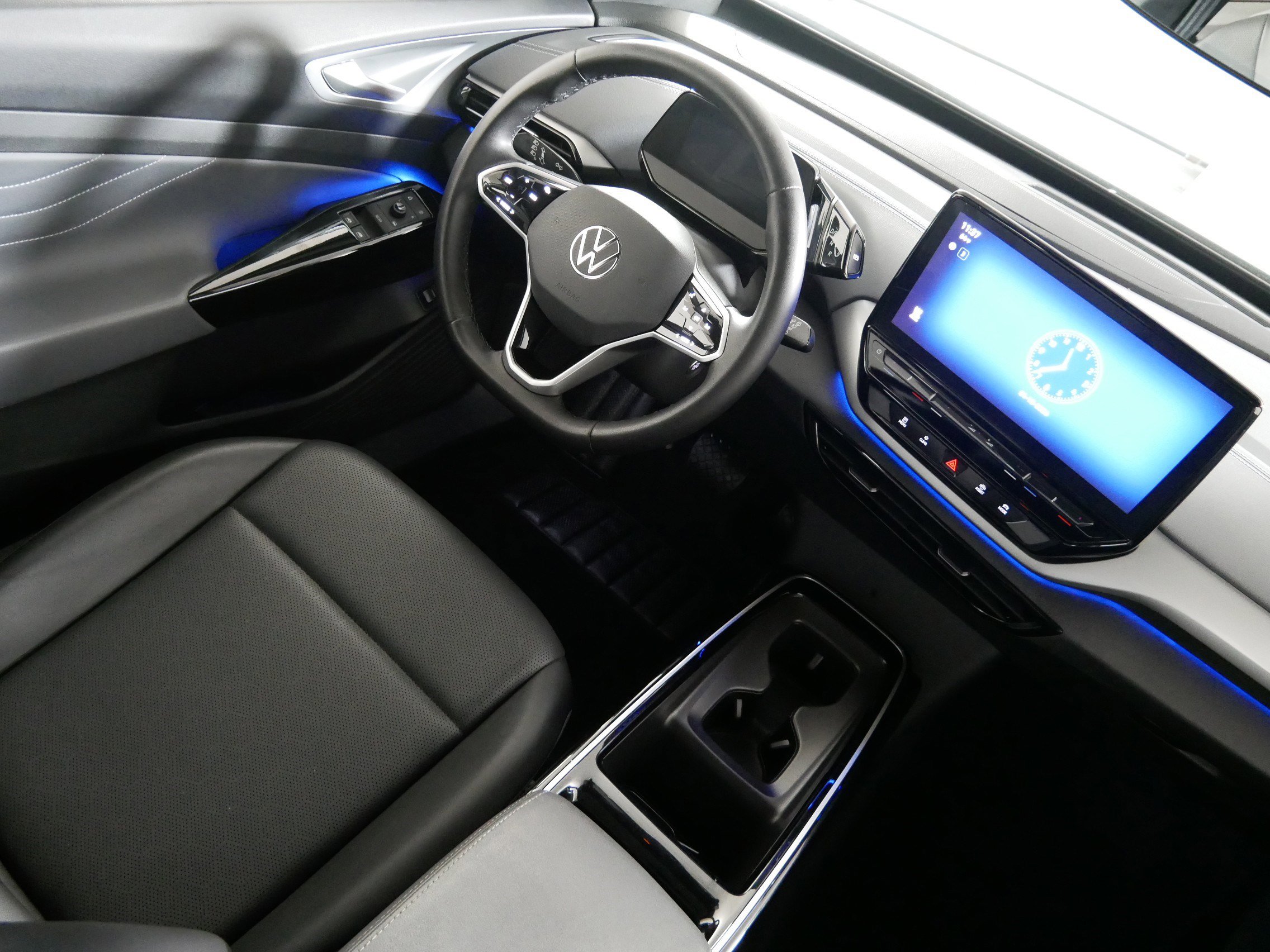 Certified 2023 Volkswagen ID.4 Pro S Plus AWD/4WD image 9