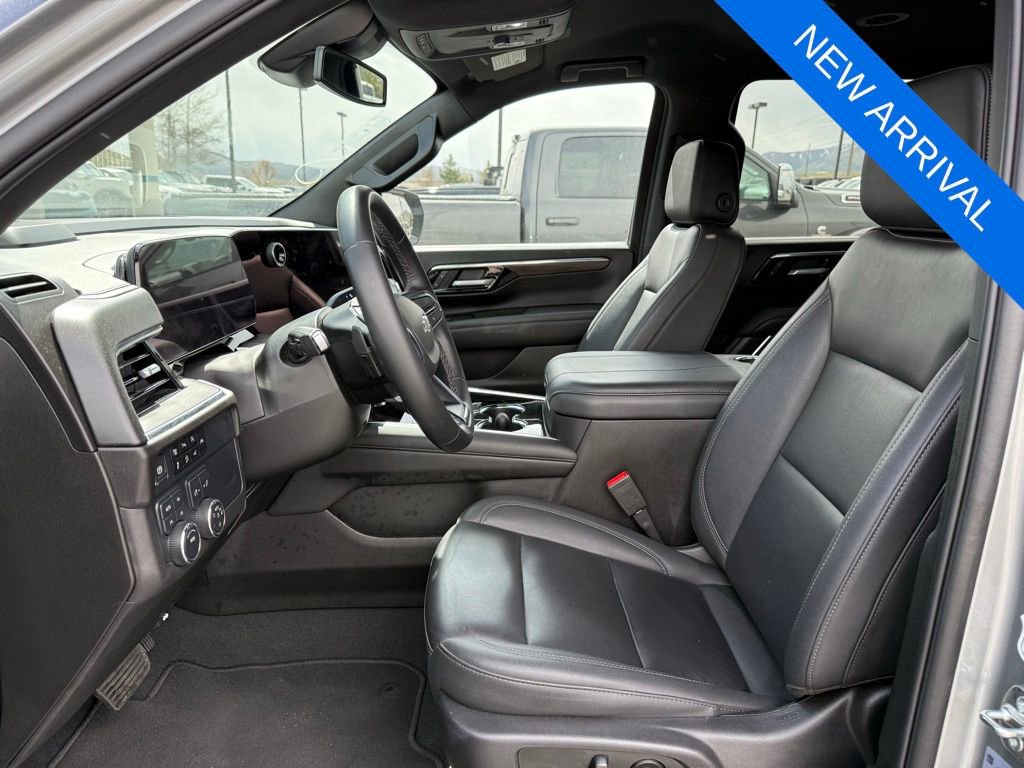 Used 2025 Chevrolet Suburban Z71 AWD/4WD image 7