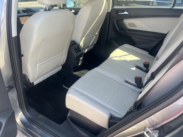 Used 2018 Volkswagen Tiguan SEL image 30