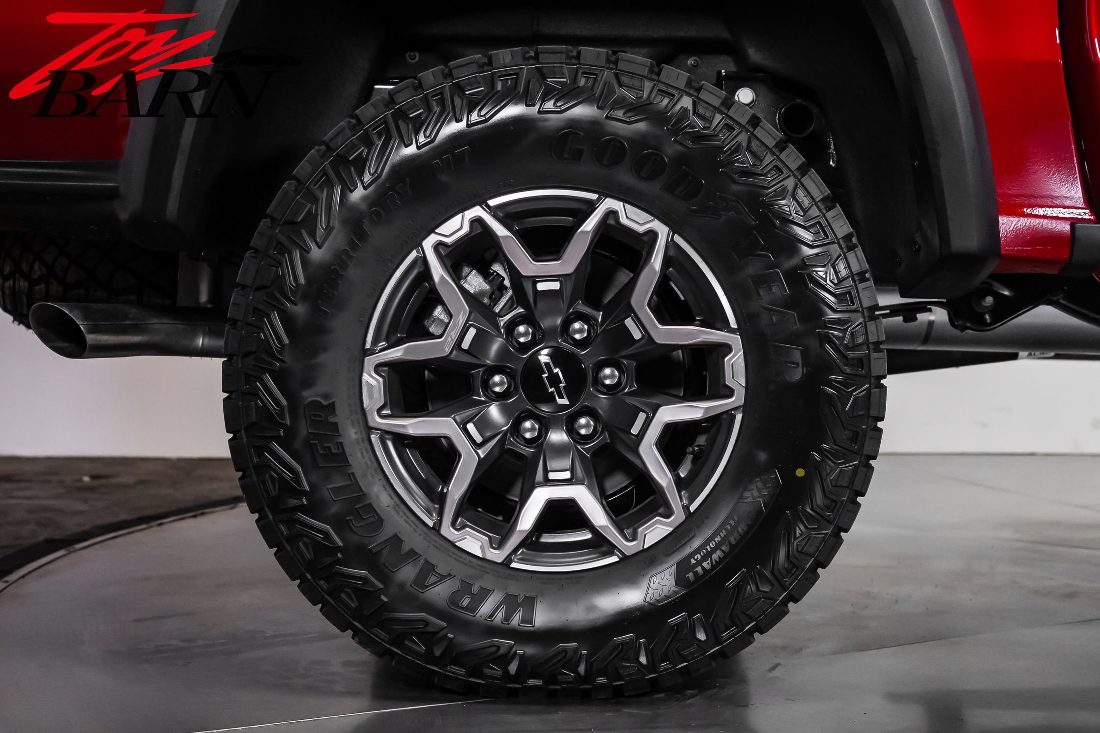 Used 2026 Chevrolet Colorado ZR2 w/ Technology Package AWD/4WD image 19