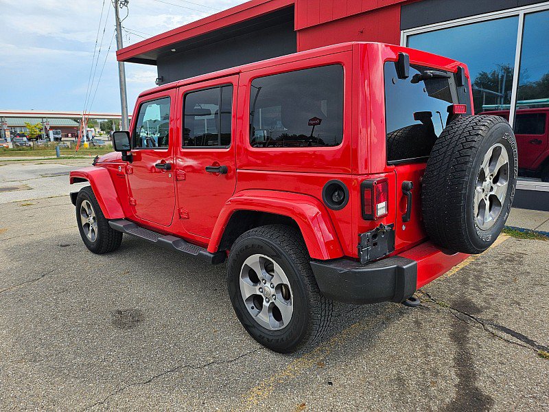 Used 2017 Jeep Wrangler Unlimited Sahara w/ Connectivity Group AWD/4WD image 3
