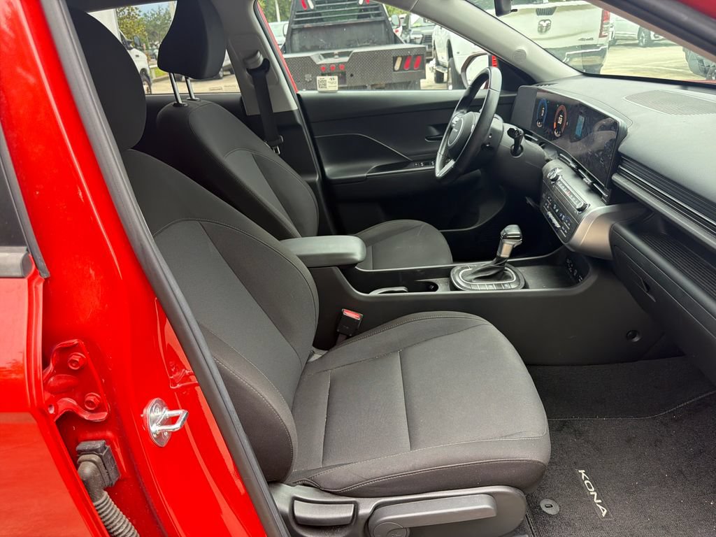 Used 2024 Hyundai Kona SEL FWD image 27