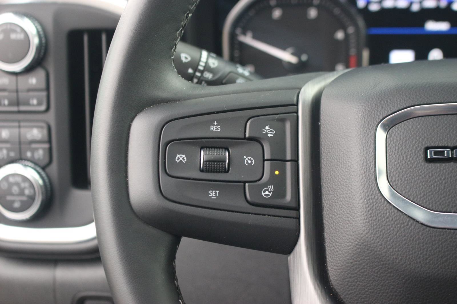 Used 2023 GMC Sierra 3500 Denali w/ Denali Ultimate Package image 21