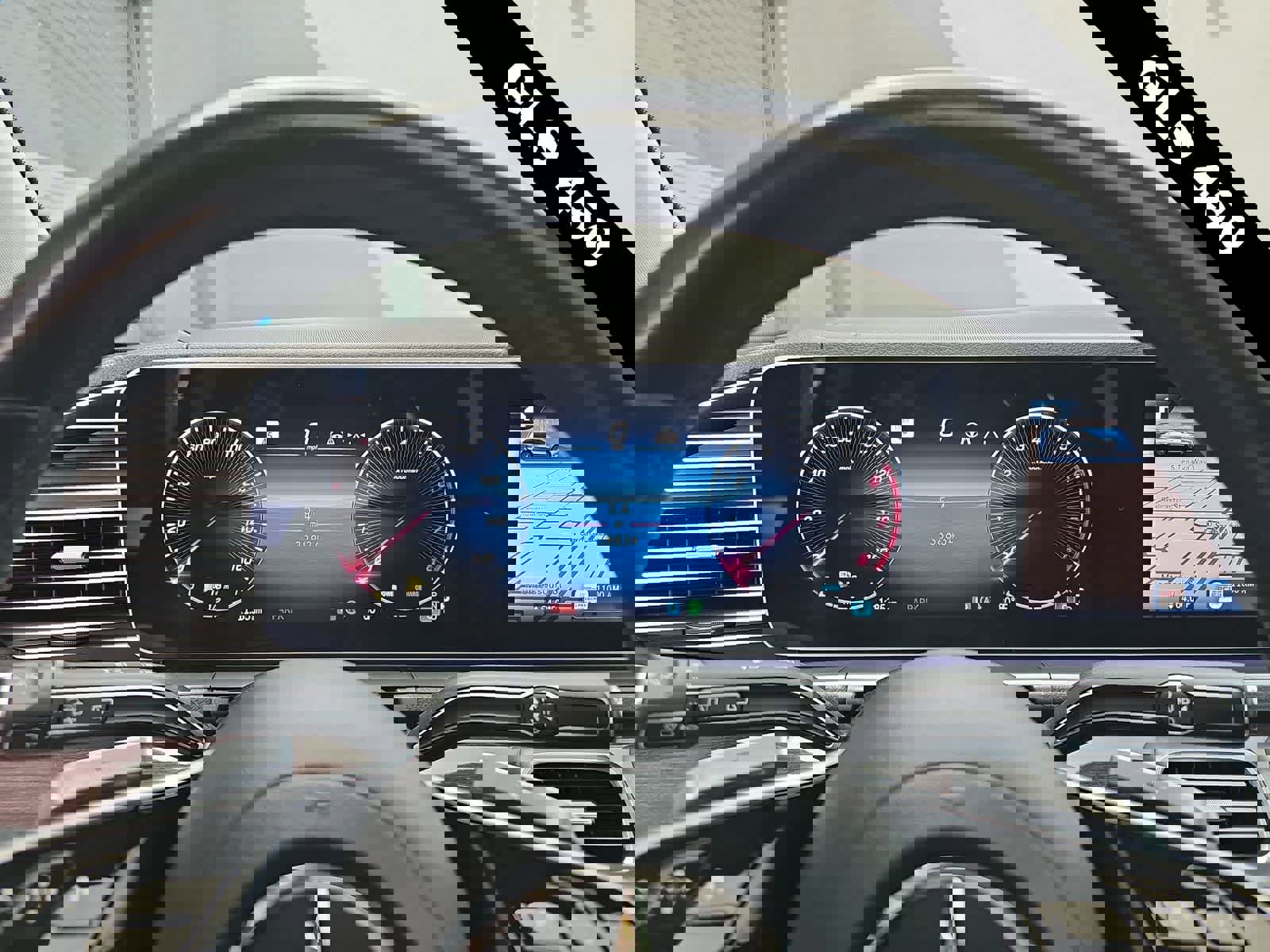 Used 2024 Mercedes-Benz GLS 450 4MATIC image 37