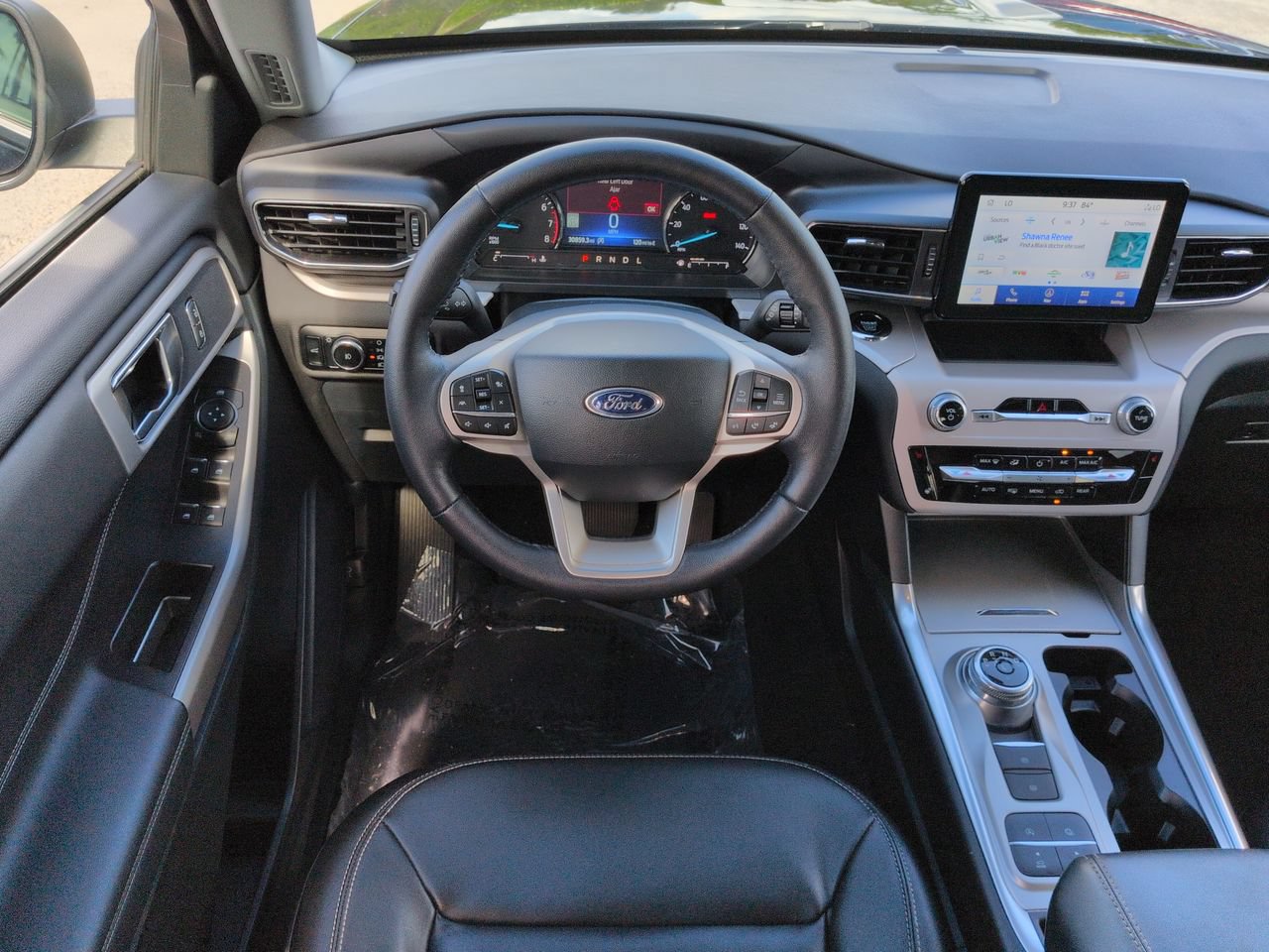 Used 2024 Ford Explorer XLT w/ Equipment Group 202A RWD image 15