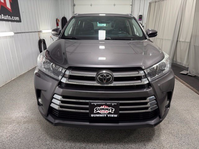 Used 2018 Toyota Highlander Limited AWD/4WD image 2