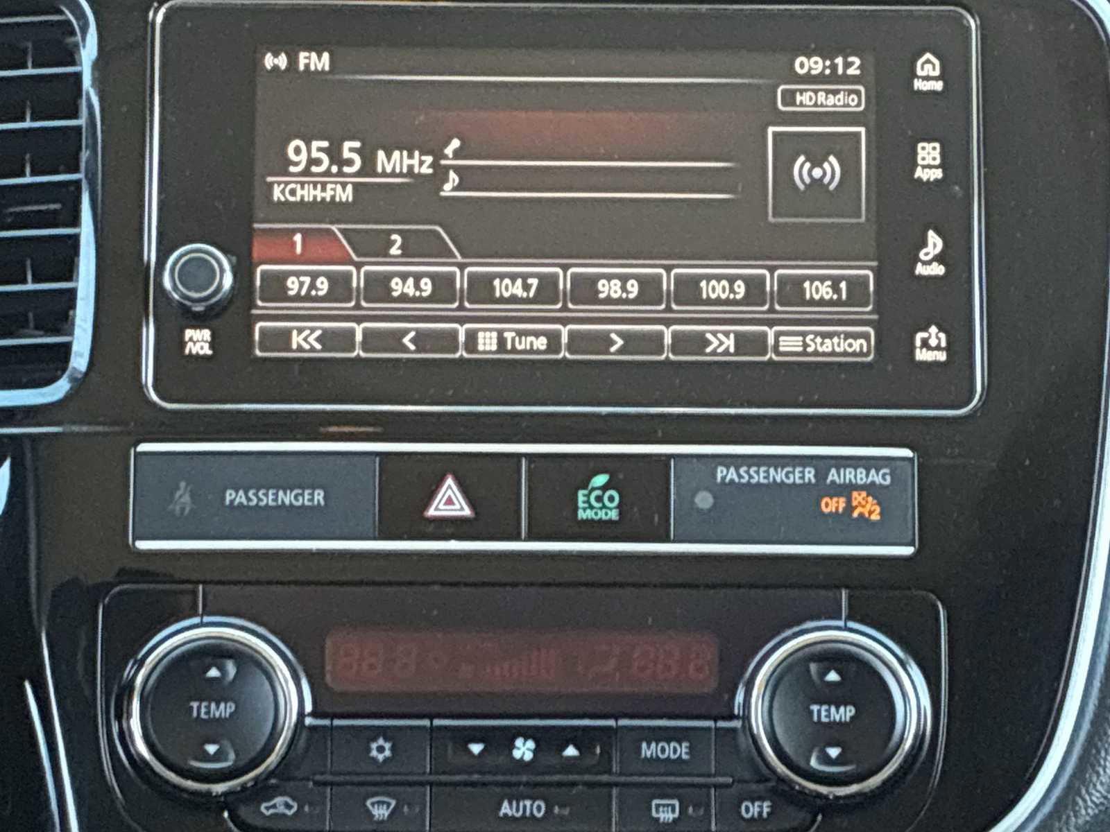 Used 2019 Mitsubishi Outlander SE image 12