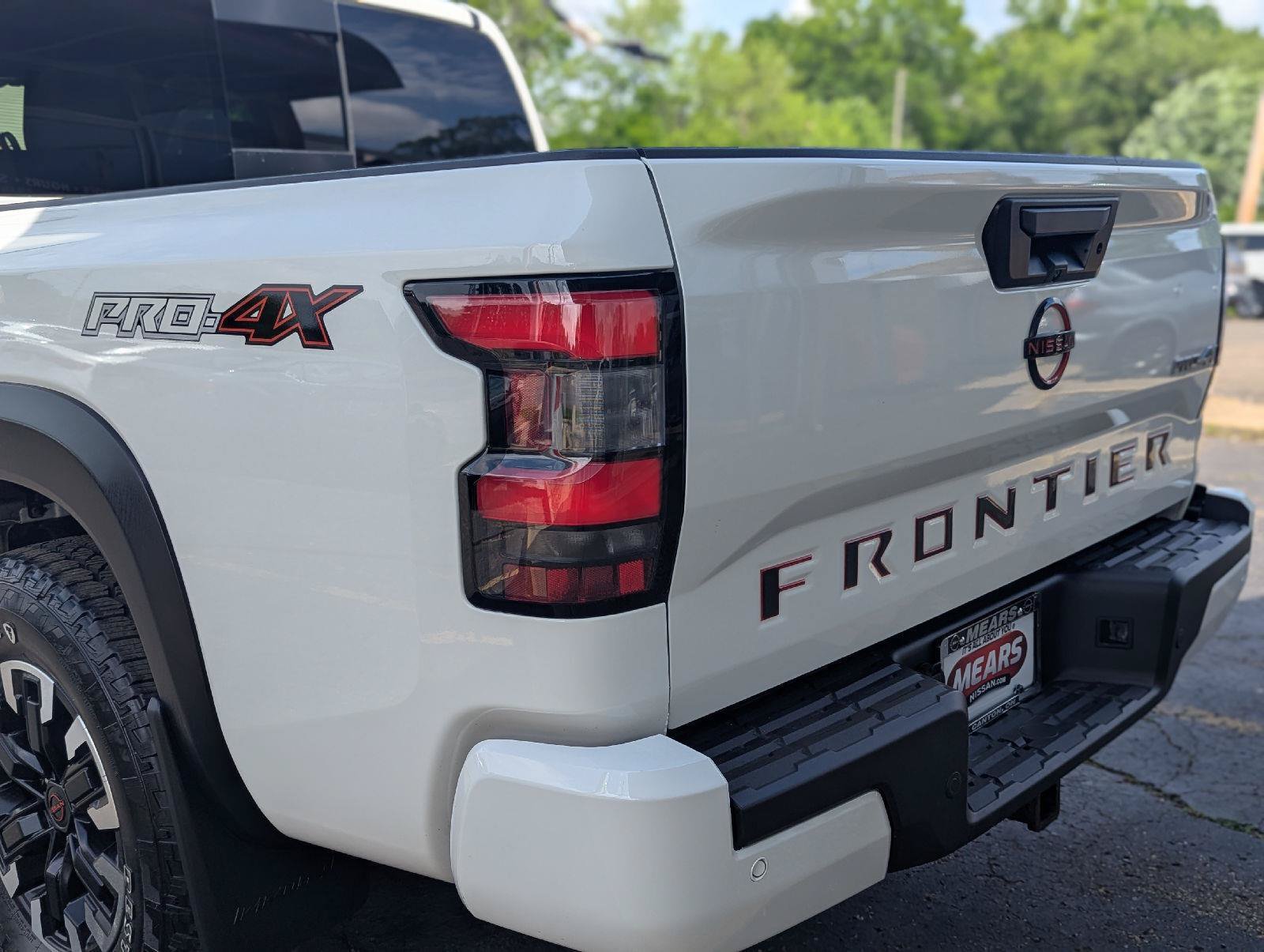 Used 2023 Nissan Frontier PRO-4X w/ Pro Convenience Package AWD/4WD image 8