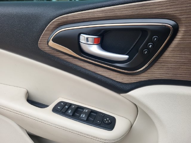 Used 2016 Chrysler 200 C w/ Premium Group AWD/4WD image 15