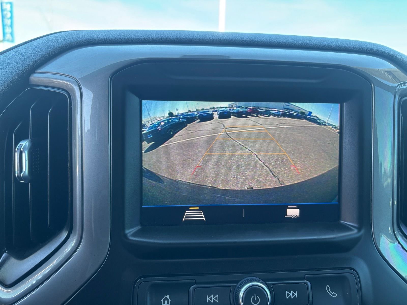 Used 2021 Chevrolet Silverado 1500 Custom image 24