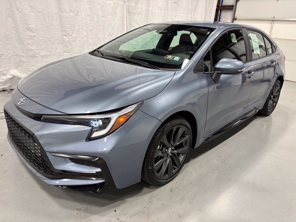 Used 2026 Toyota Corolla SE FWD image 3
