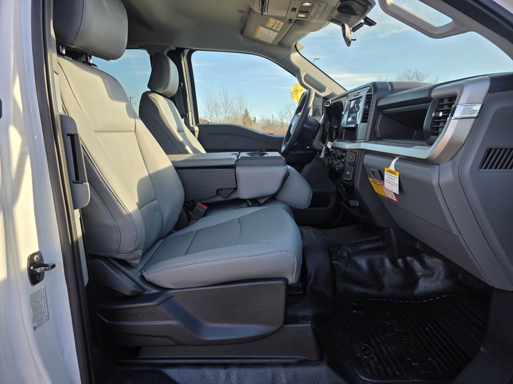 New 2025 Ford F350 XL w/ XL Chrome Package image 32