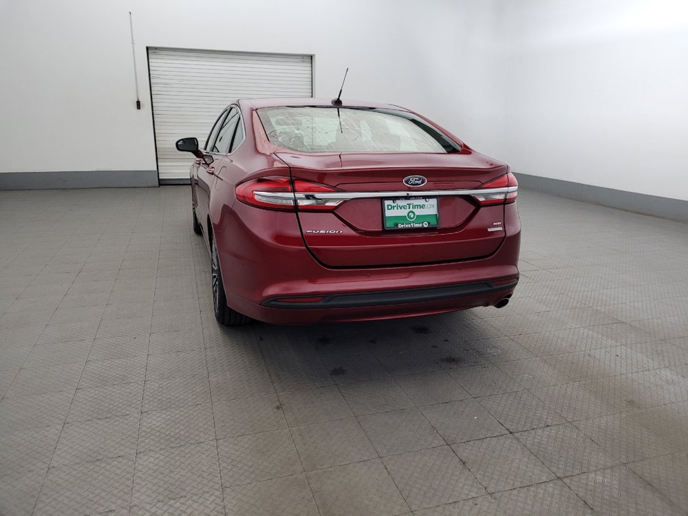Used 2018 Ford Fusion SE w/ Fusion SE Technology Package FWD image 6