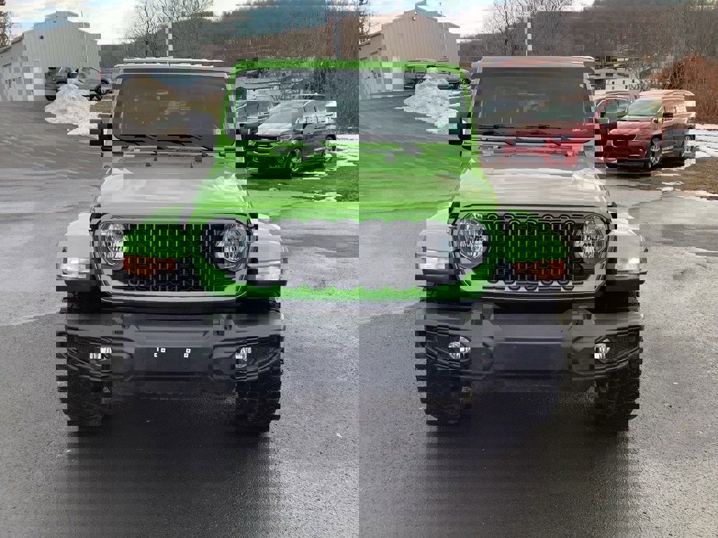 Used 2025 Jeep Gladiator Sport image 9