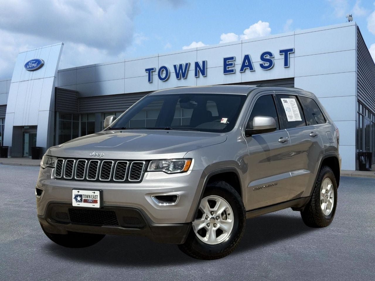 Used 2017 Jeep Grand Cherokee Laredo