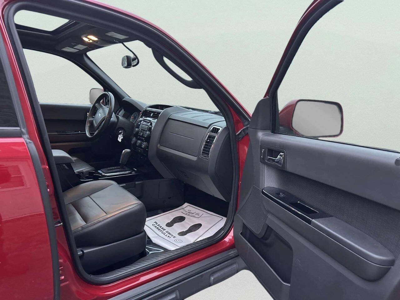 Used 2011 Ford Escape Limited w/ 302A Rapid Spec Order Code FWD image 17