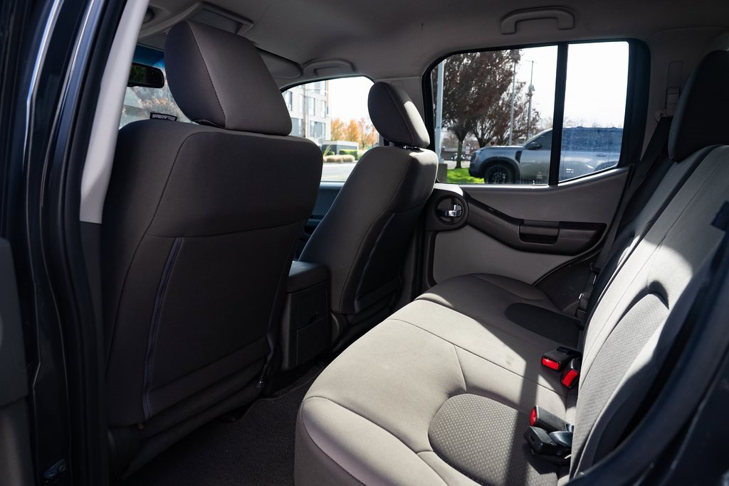 Used 2015 Nissan Xterra S image 19