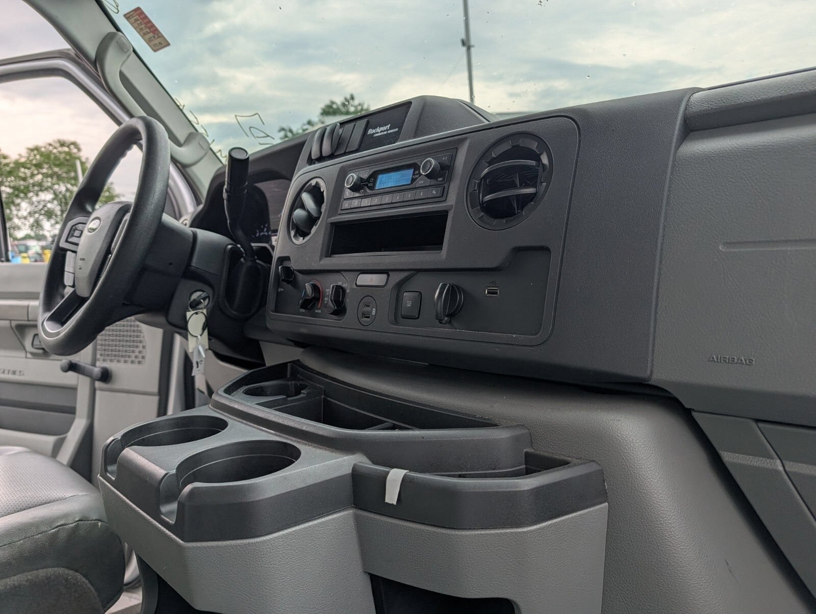 Used 2021 Ford E-450 and Econoline 450 Super Duty RWD image 15