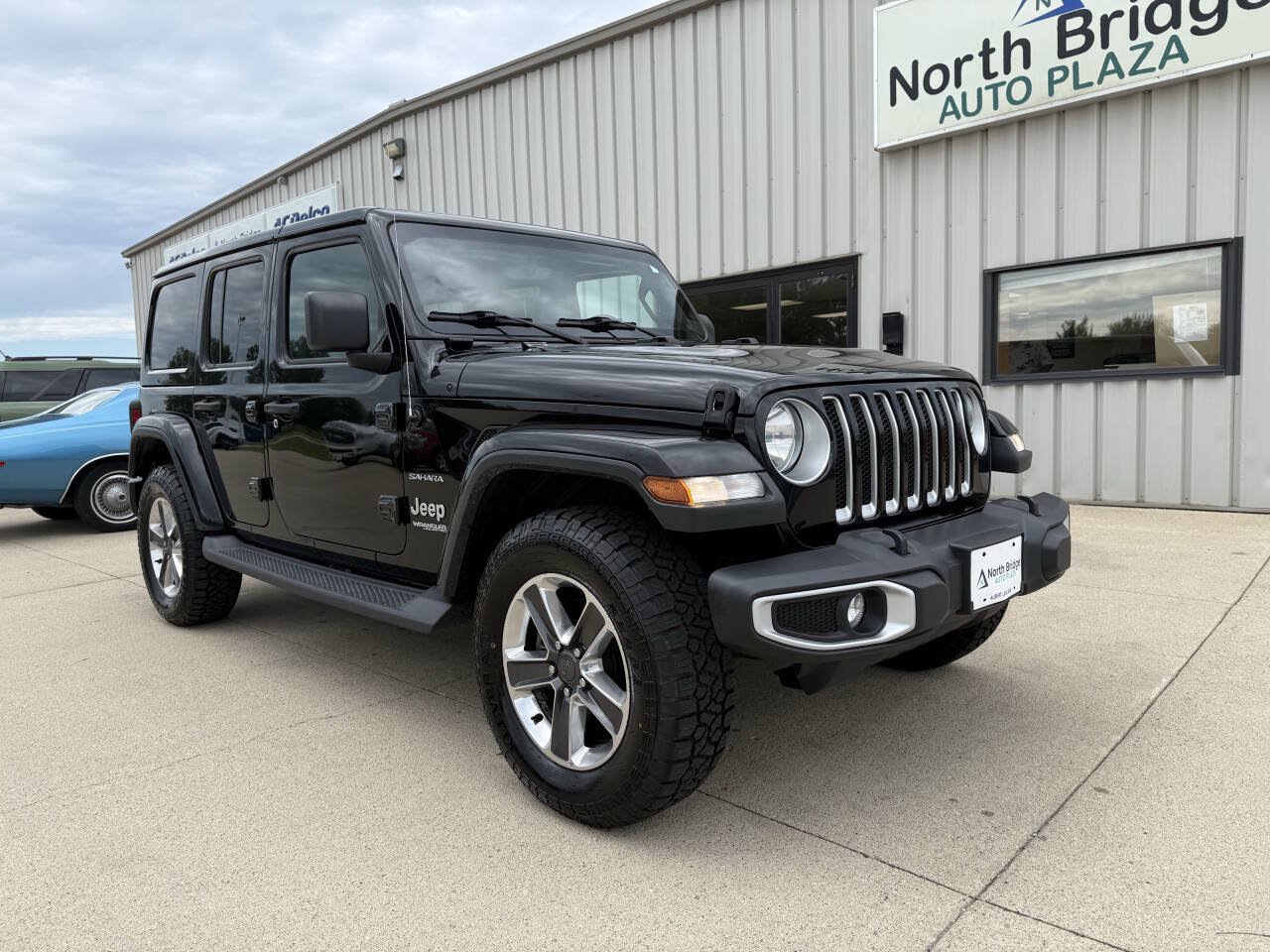 Used 2019 Jeep Wrangler Unlimited Sahara w/ Uconnect 4C Nav & Sound Group AWD/4WD image 1