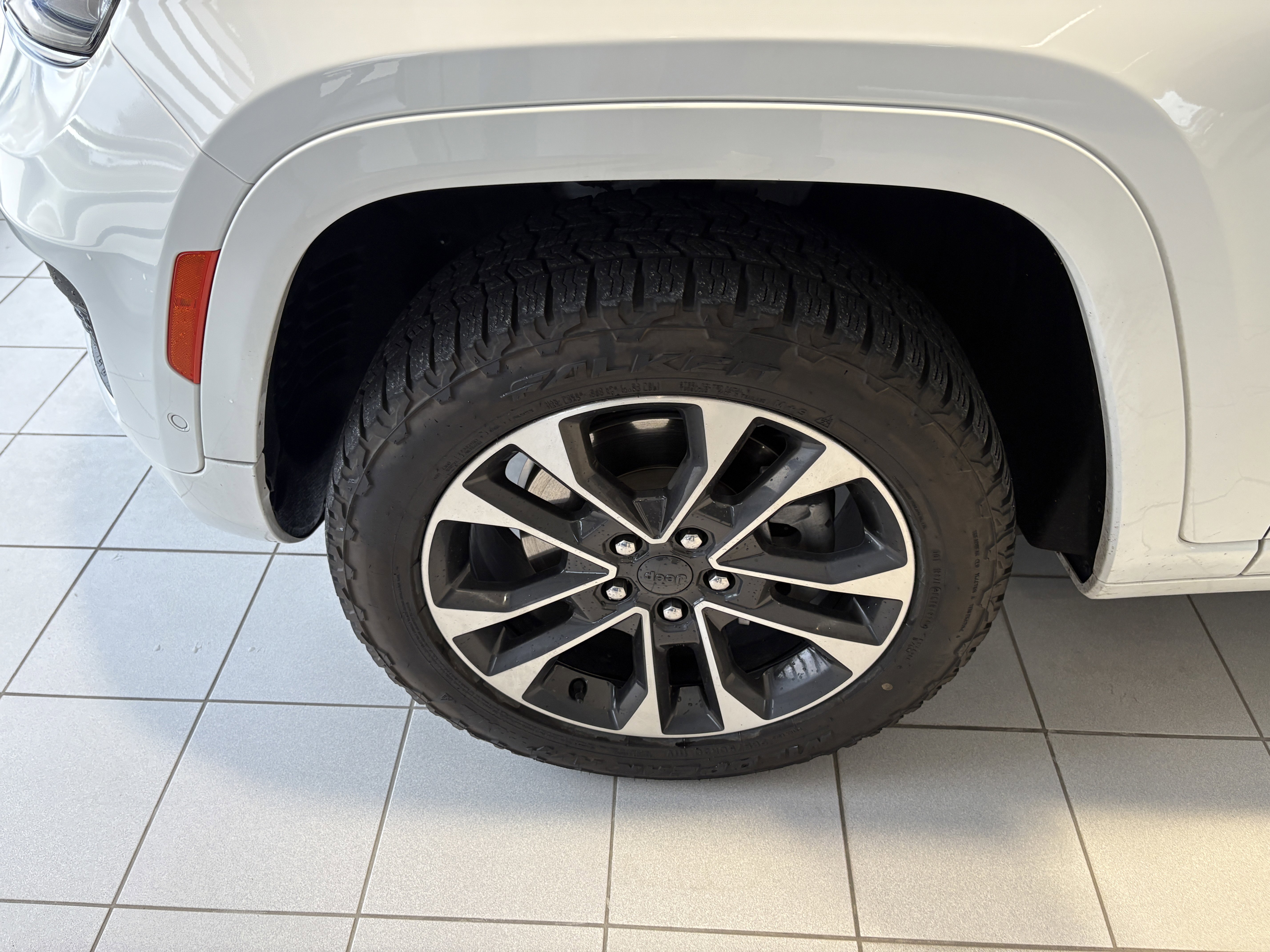 Used 2022 Jeep Grand Cherokee L Overland w/ Luxury Tech Group IV image 8