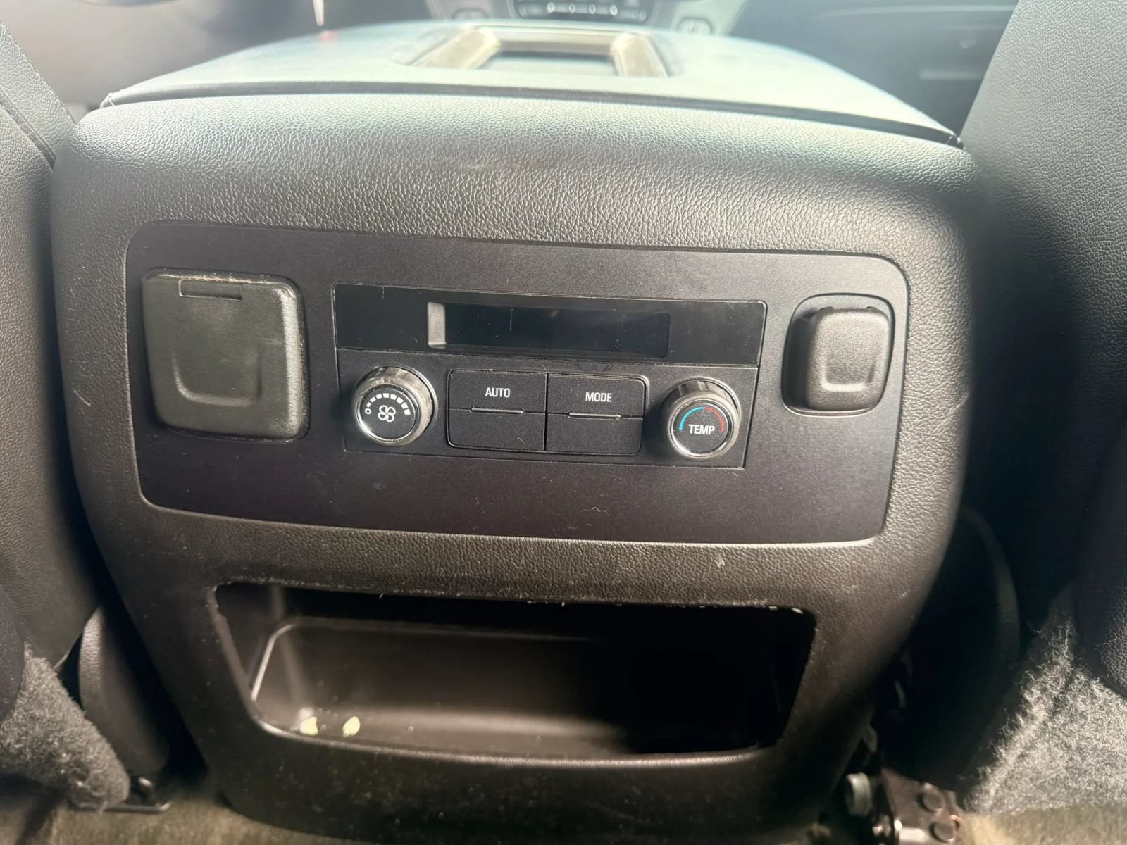 Used 2015 Chevrolet Suburban LT AWD/4WD image 24