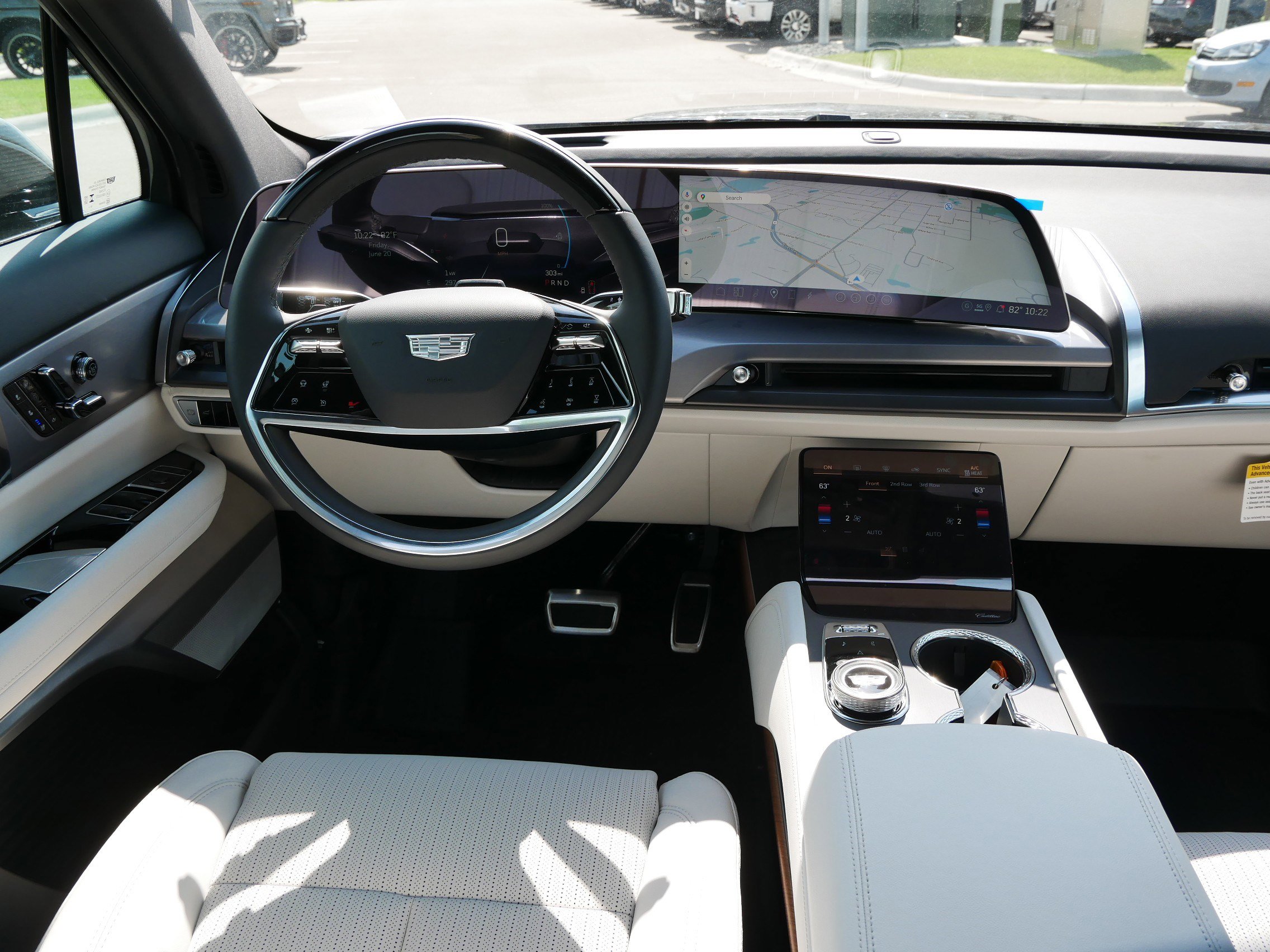 New 2026 Cadillac Vistiq Luxury w/ LPO, Floor Liner Package image 8