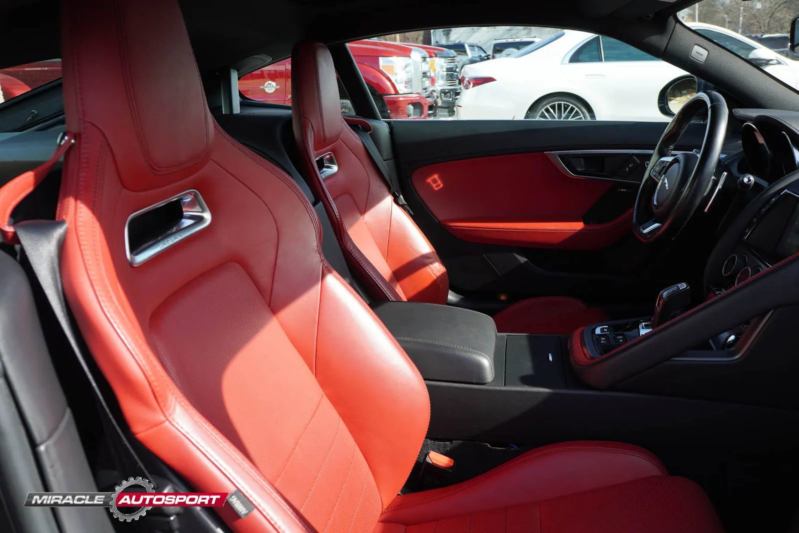 Used 2018 Jaguar F-TYPE R-Dynamic AWD/4WD image 28