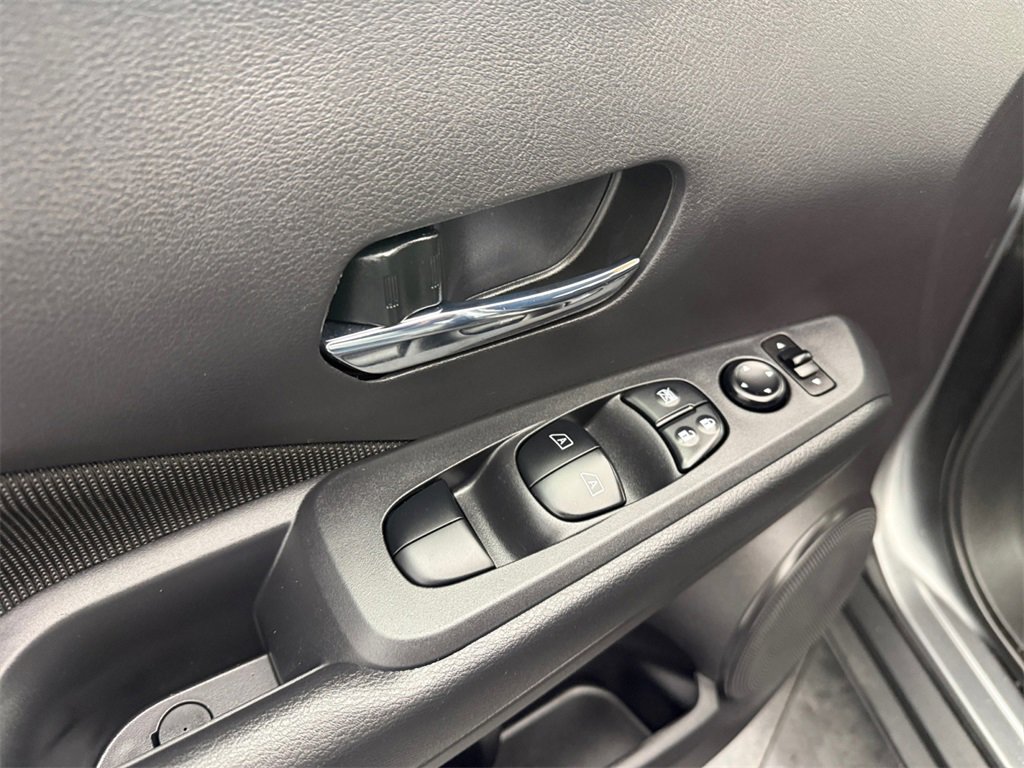 Used 2024 Nissan Kicks SV image 14