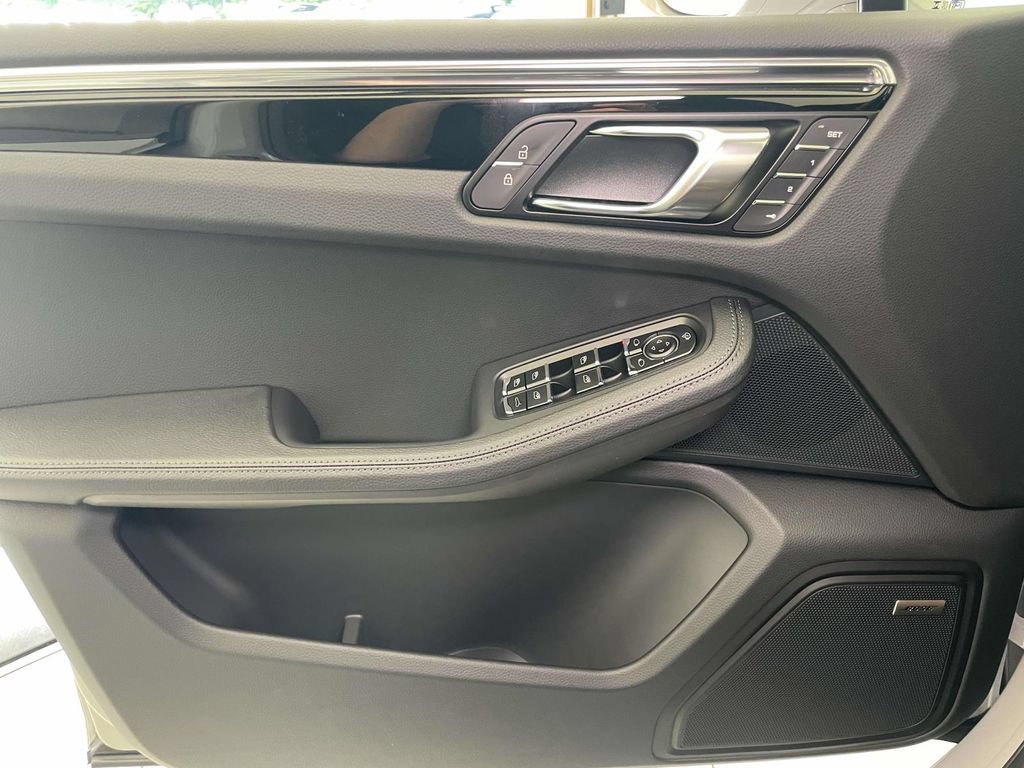 New 2026 Porsche Macan AWD/4WD image 35