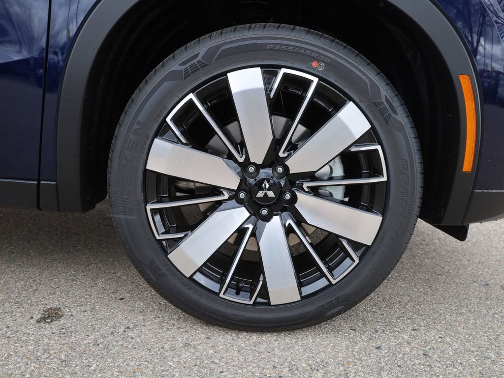 New 2025 Mitsubishi Outlander SE image 12