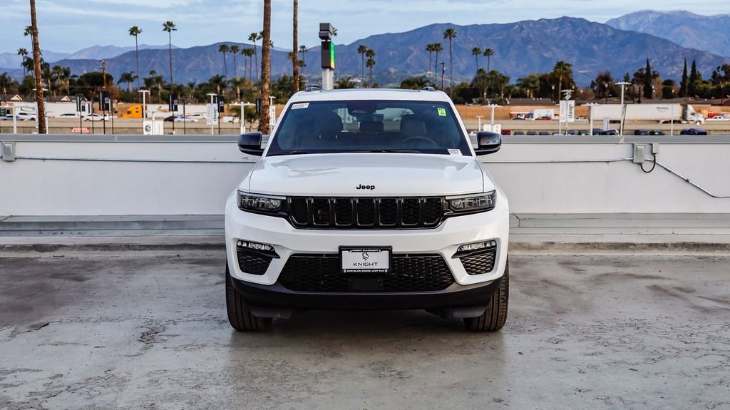 New 2025 Jeep Grand Cherokee Limited w/ Black Appearance Package image 3