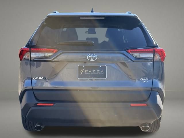 Used 2025 Toyota RAV4 XLE image 4