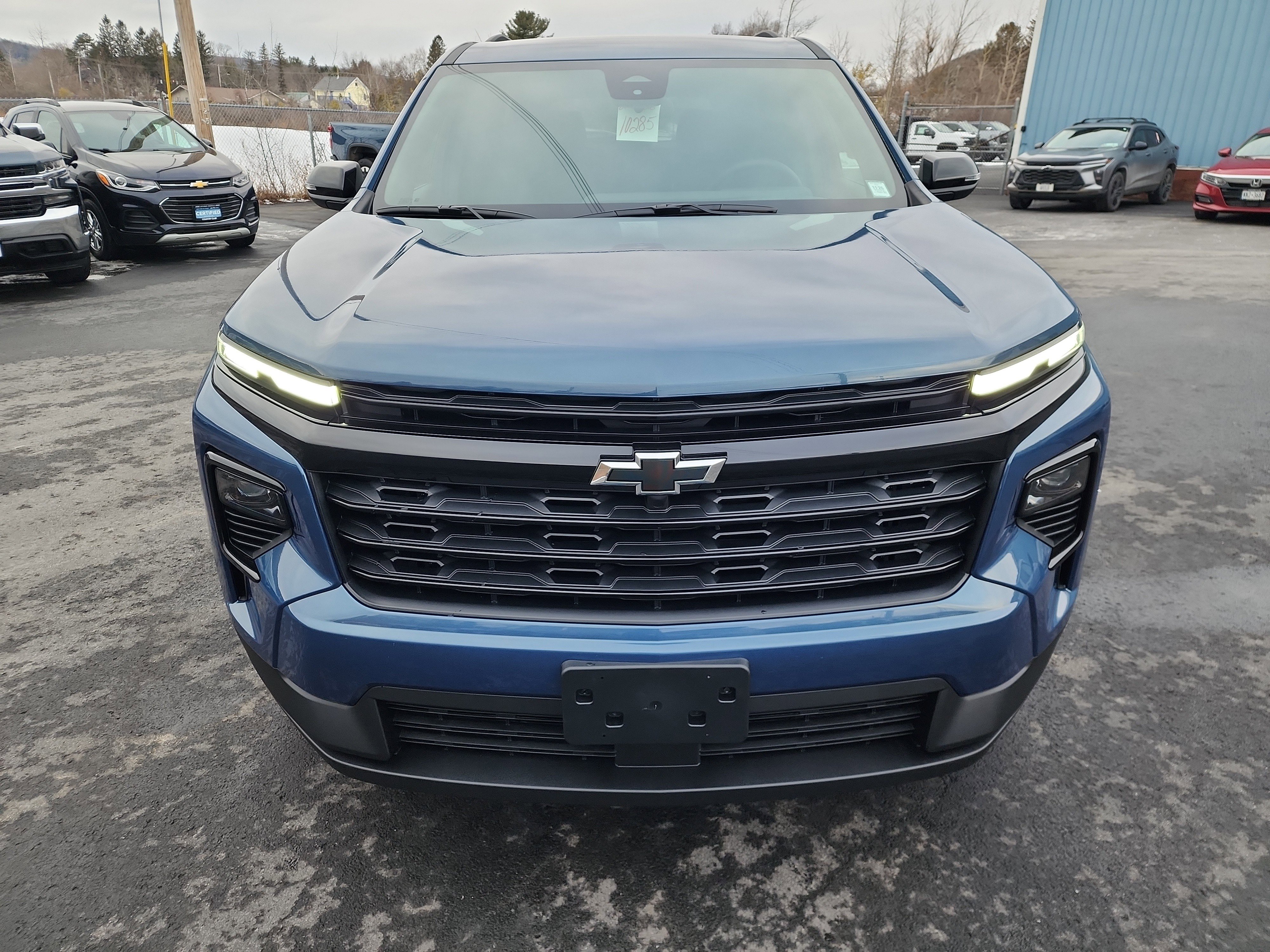New 2026 Chevrolet Traverse LT w/ Midnight/Sport Edition AWD/4WD image 3