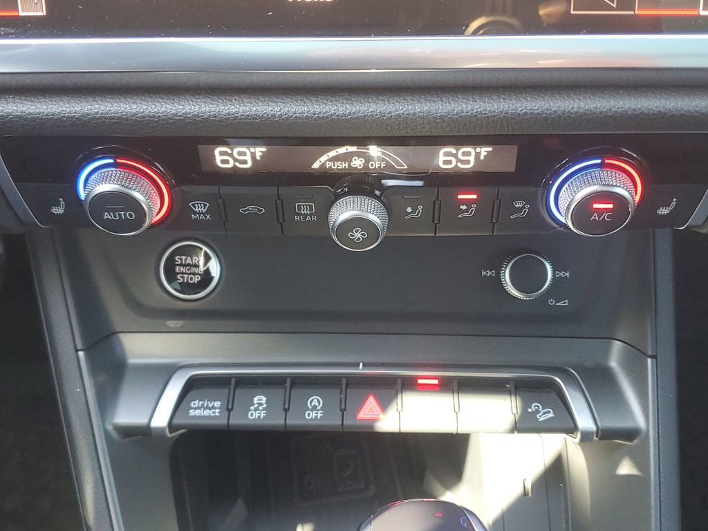 Used 2023 Audi Q3 2.0T Premium Plus w/ Premium Plus Package image 33