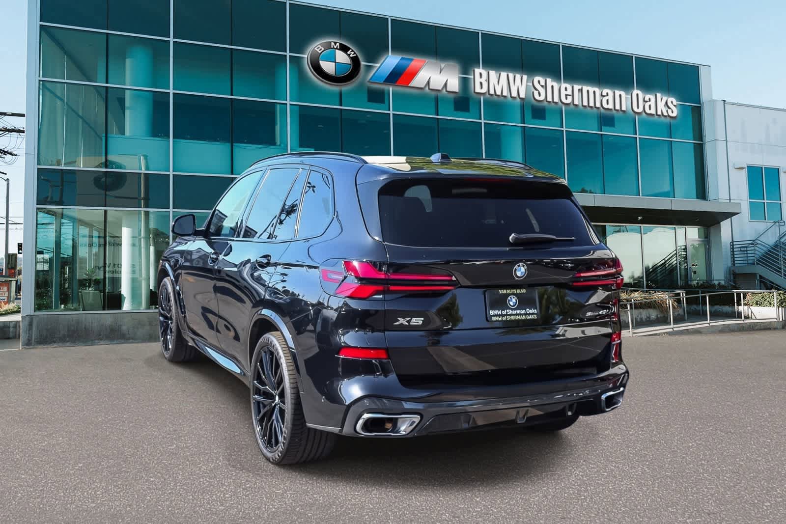 Used 2026 BMW X5 sDrive40i w/ M Sport Package image 6