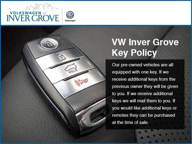 Certified 2023 Volkswagen Taos SE w/ Panoramic Sunroof Package AWD/4WD image 37