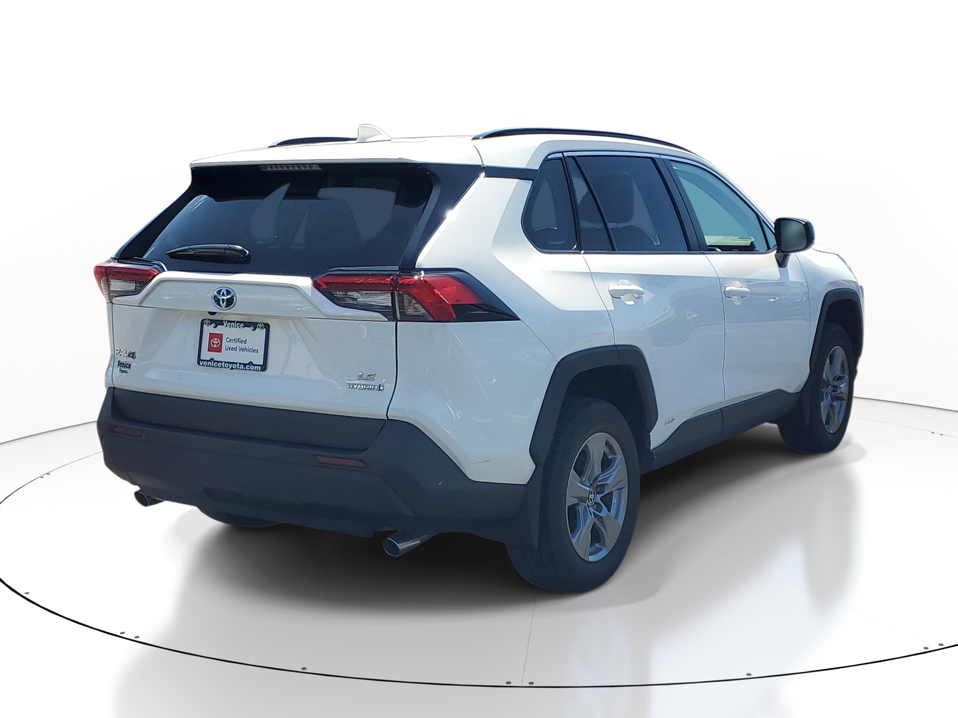 Certified 2024 Toyota RAV4 LE AWD/4WD image 6