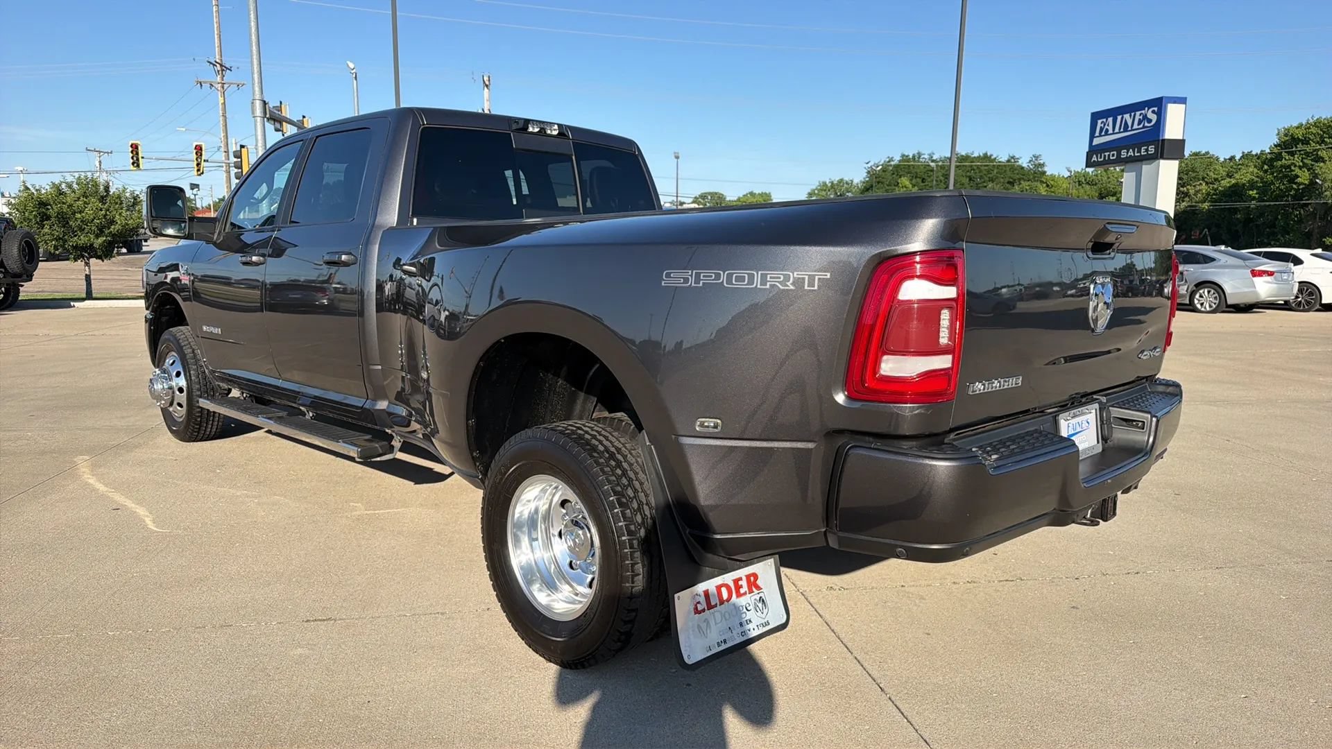 Used 2023 RAM 3500 Laramie AWD/4WD image 16