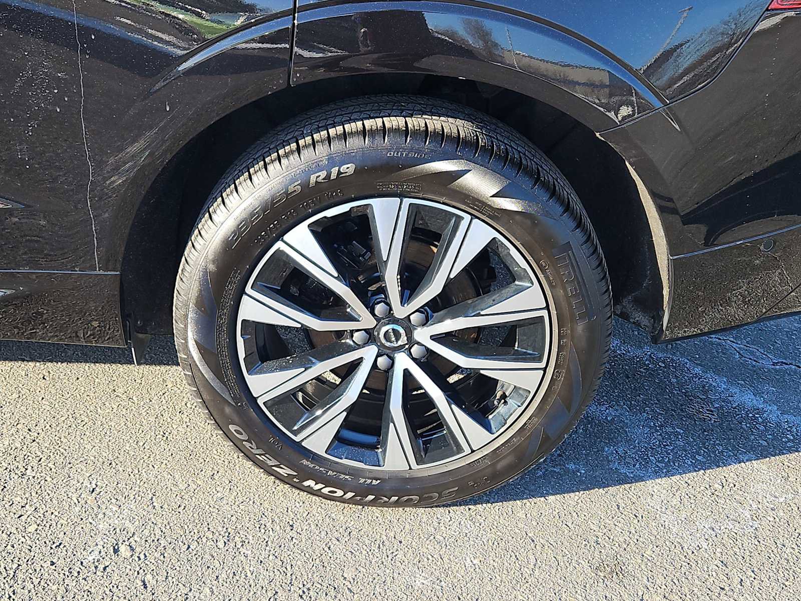 Used 2024 Volvo XC60 B5 Plus image 8