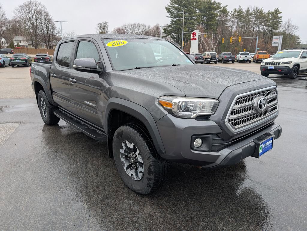 Used 2016 Toyota Tacoma TRD Off-Road w/ Towing Package image 7