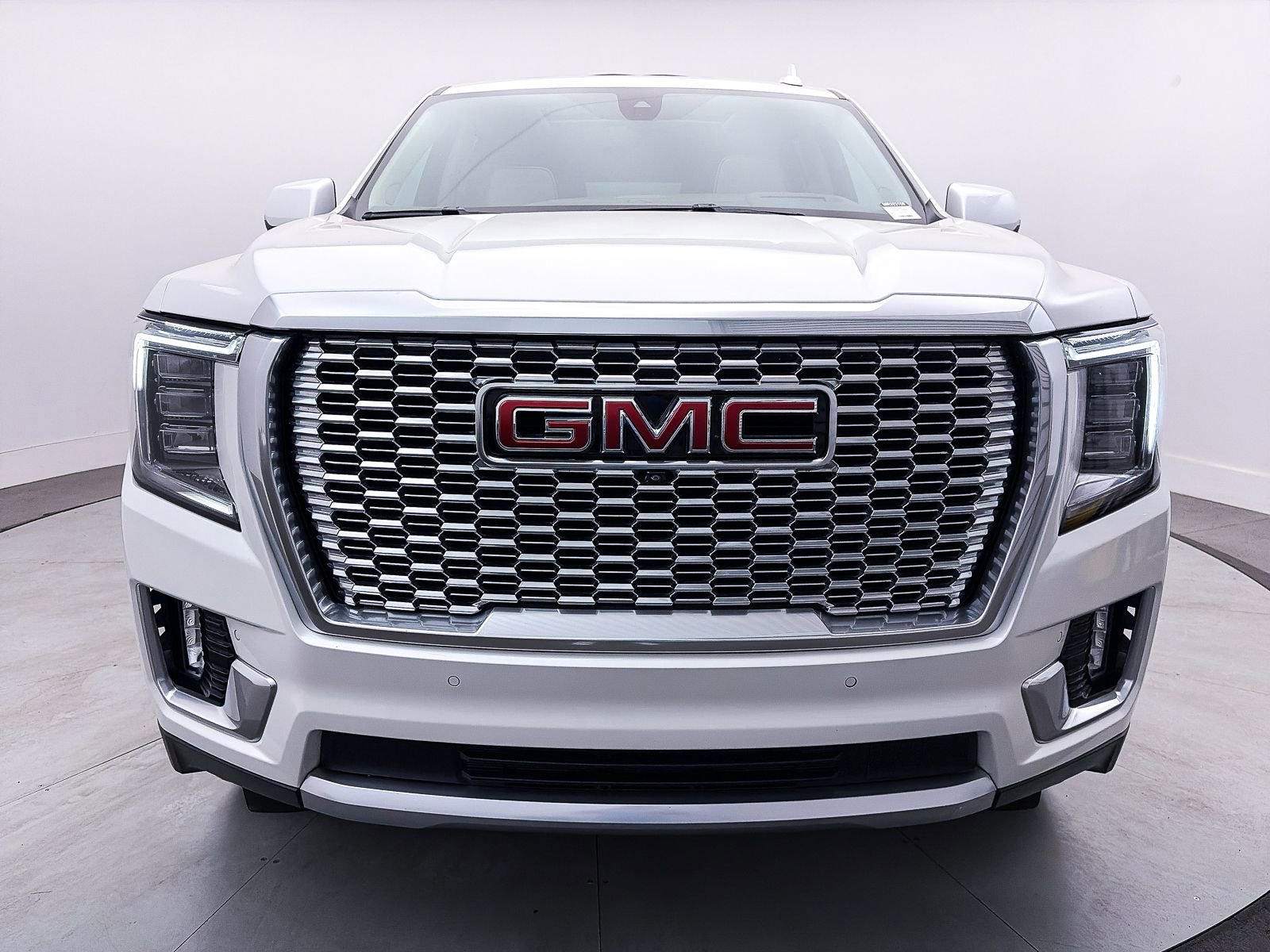 Used 2021 GMC Yukon Denali w/ Denali Premium Package image 15