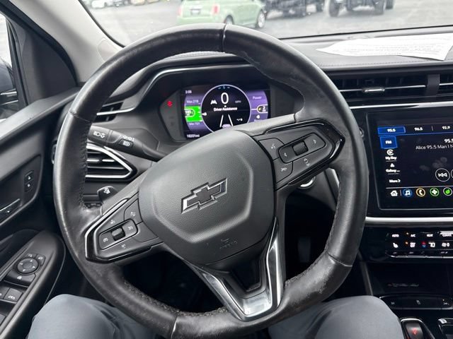Used 2023 Chevrolet Bolt EUV LT w/ Comfort Package FWD image 13