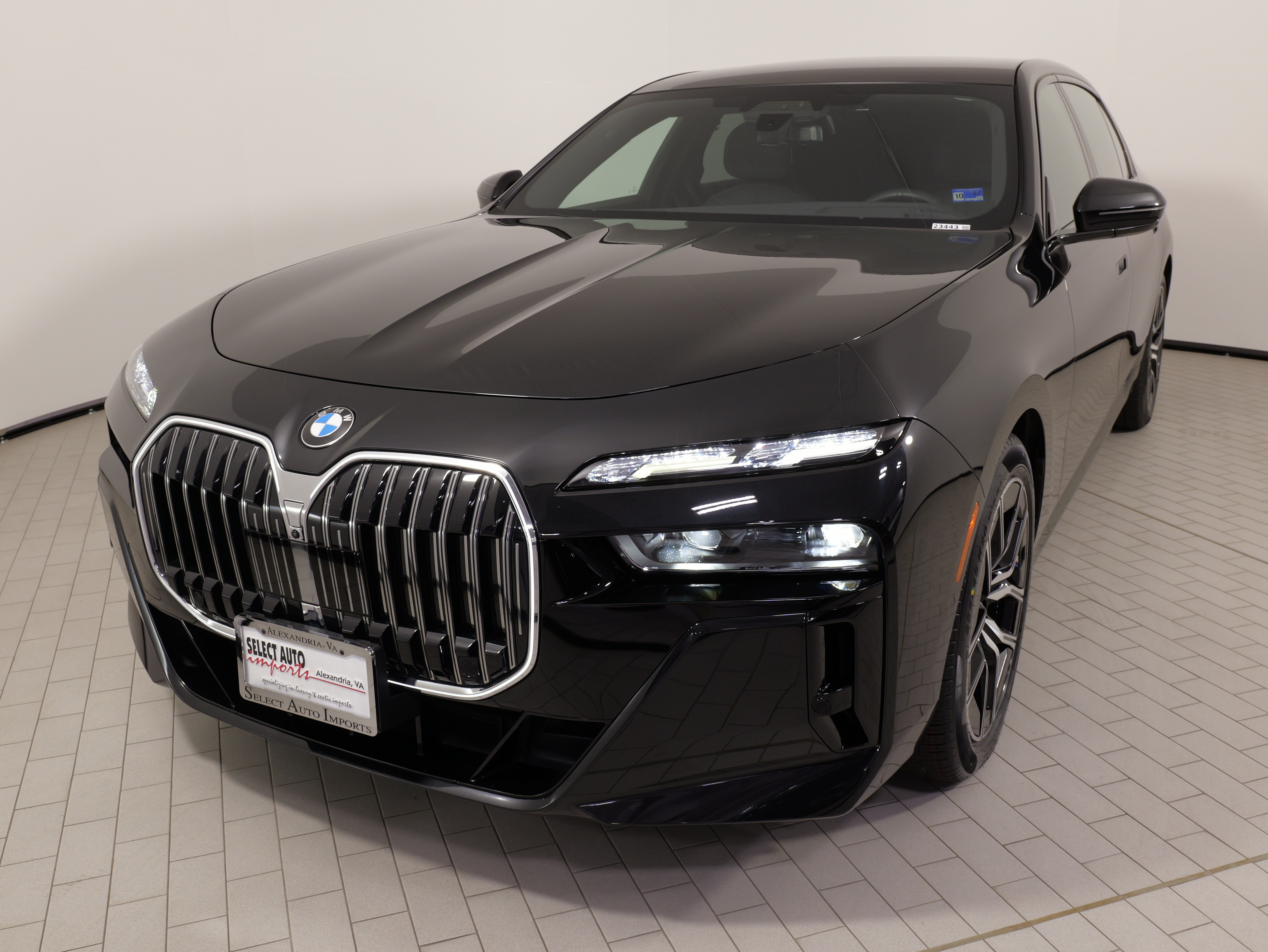 Used 2023 BMW 740i w/ Executive Package RWD image 5
