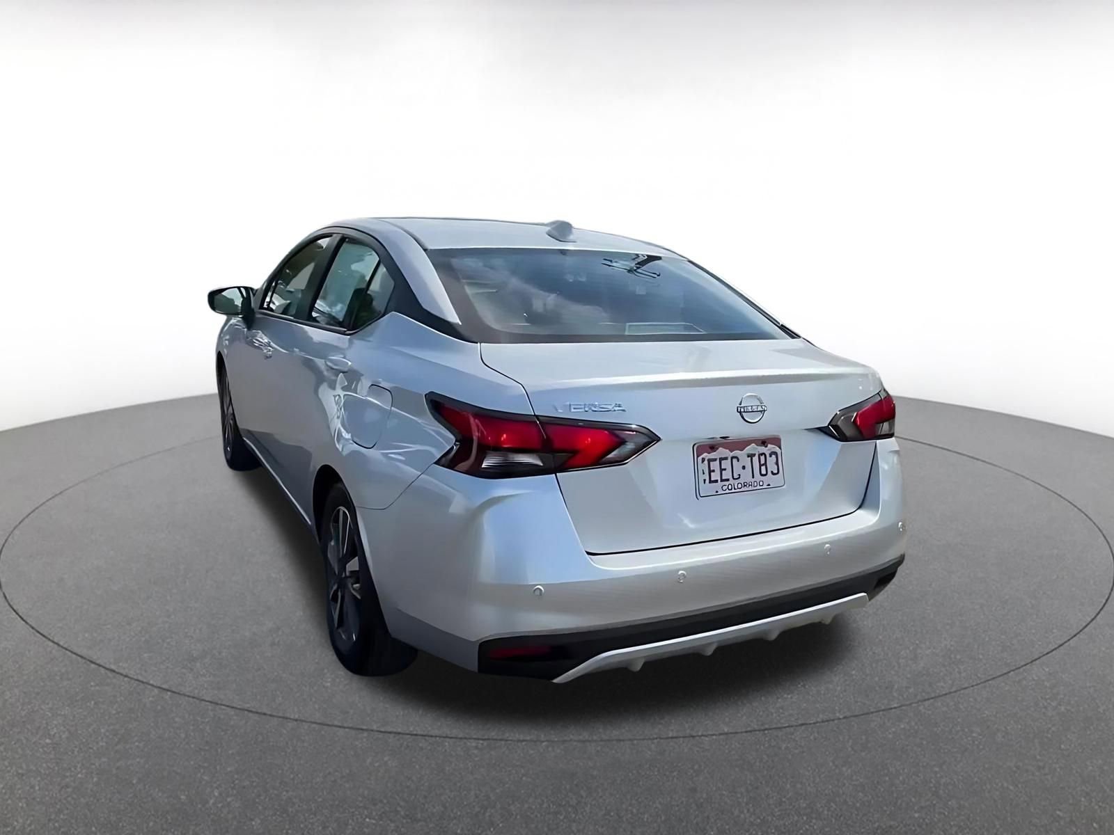 Used 2025 Nissan Versa SV FWD image 11