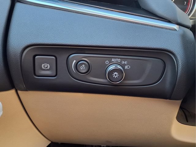 Certified 2018 Buick Enclave Premium w/ Experience Buick Package FWD image 12