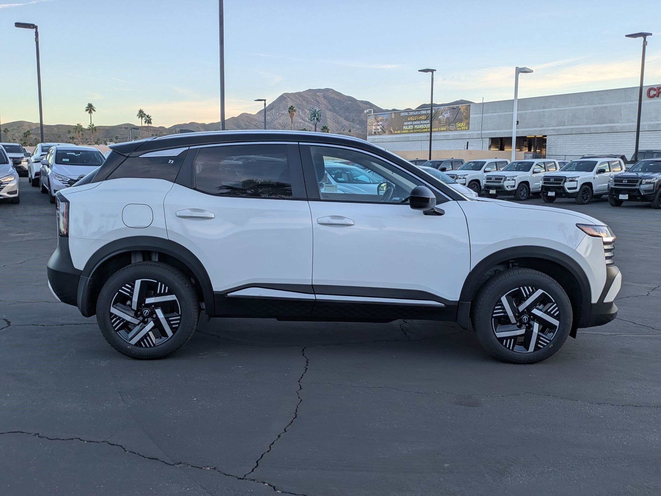 New 2026 Nissan Kicks SV w/ SV Premium Package FWD image 5