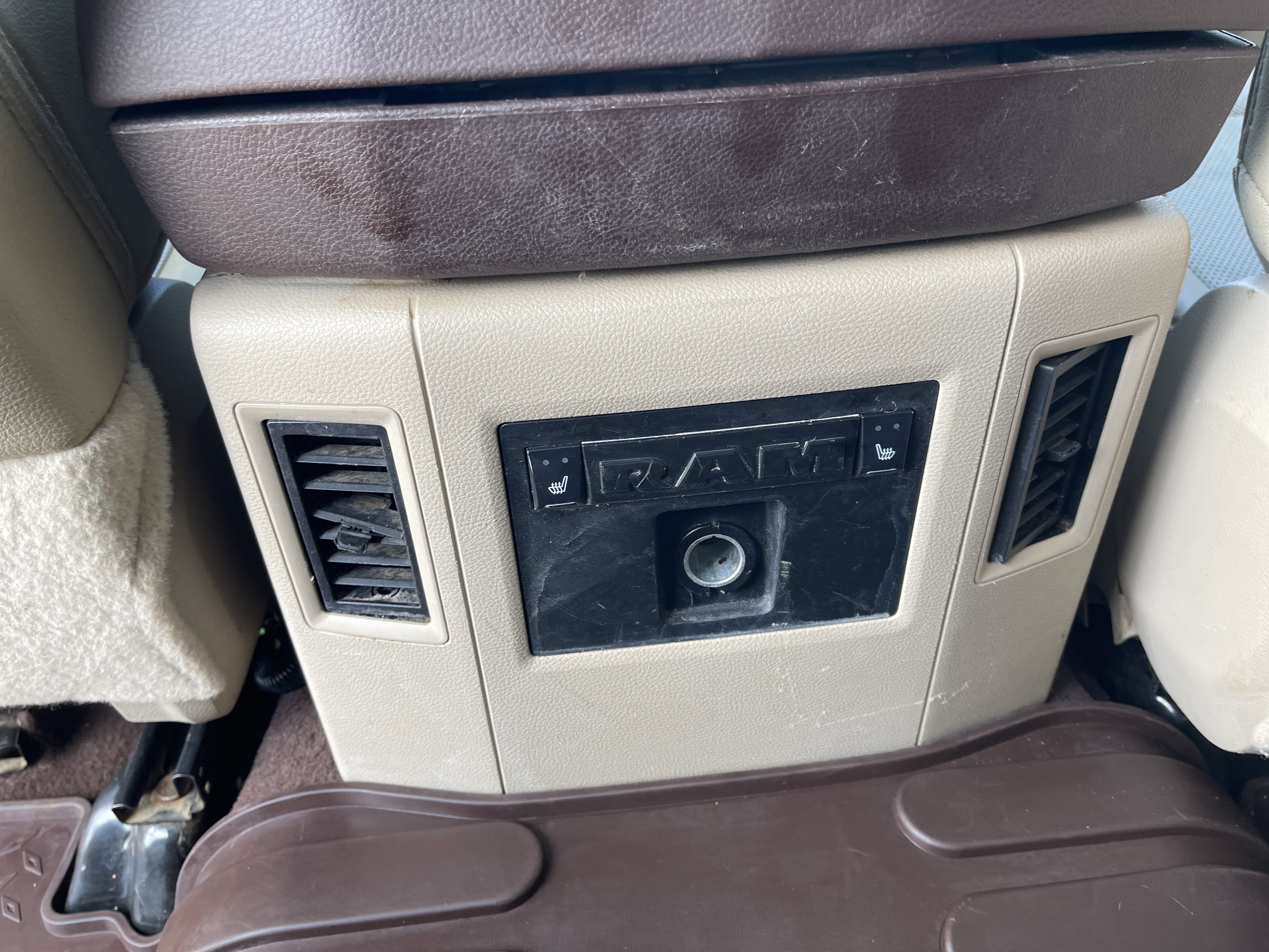 Used 2018 RAM 3500 Laramie image 40